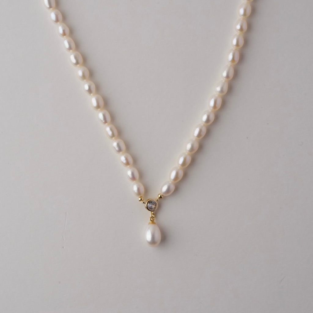 The Étoile Pearl Drop Necklace