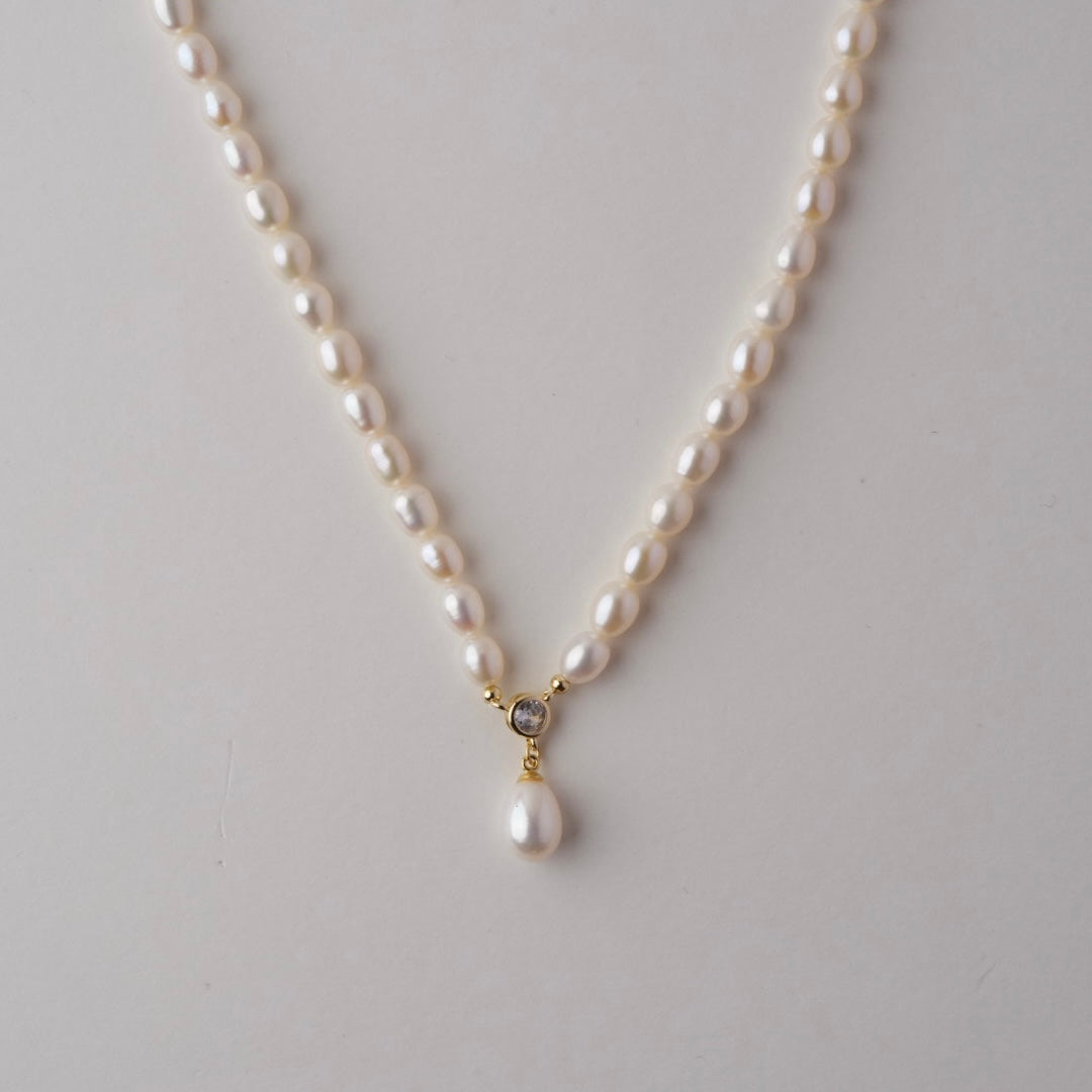The Étoile Pearl Drop Necklace