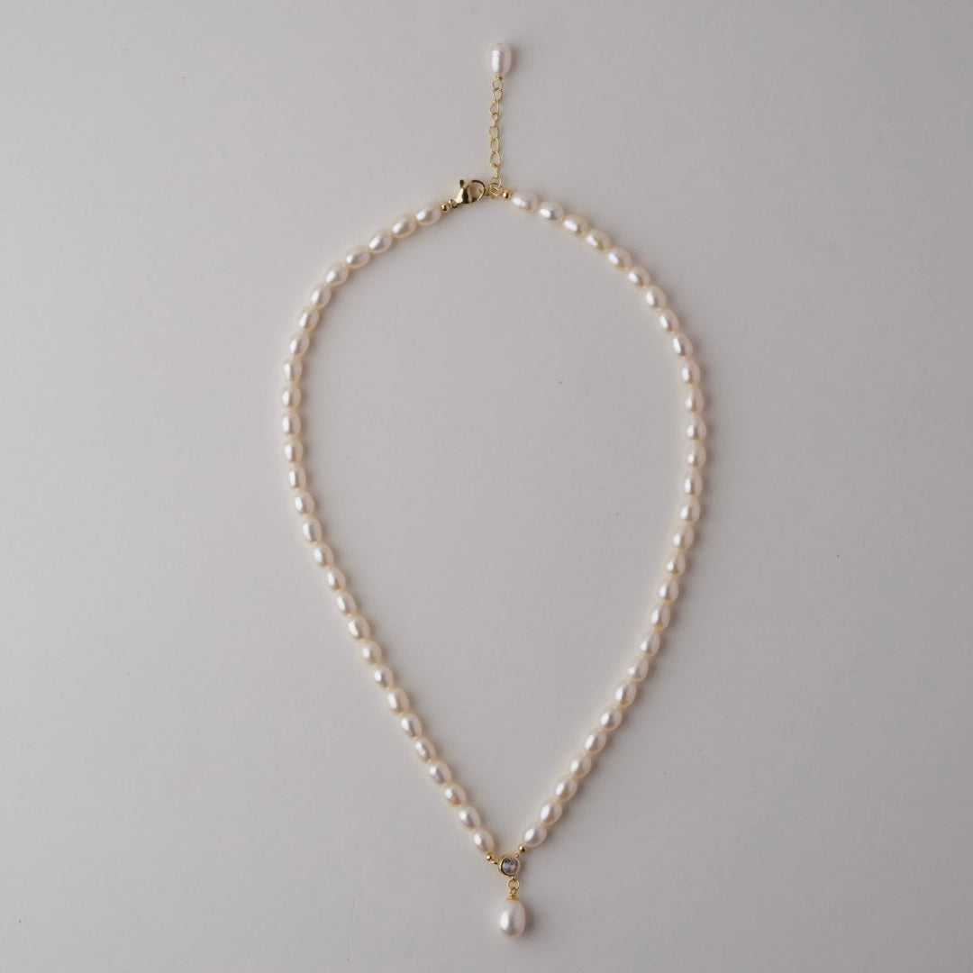 The Étoile Pearl Drop Necklace