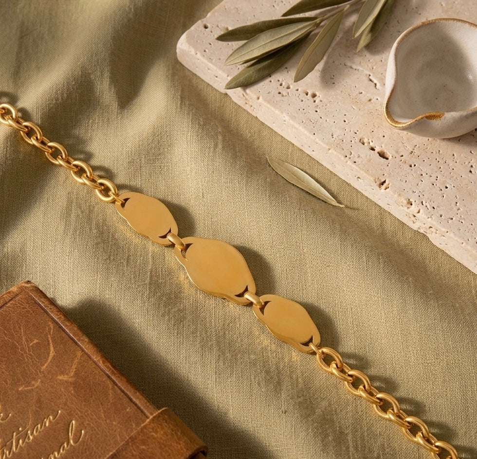 The Tiger’s Eye Statement Collar